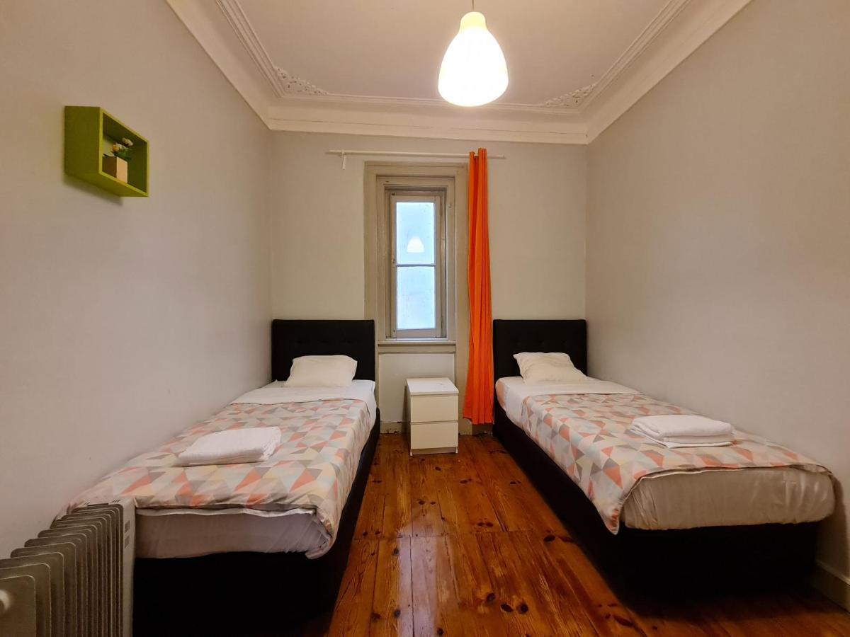 ליסבון Shangri-La Hostel Anjos מראה חיצוני תמונה