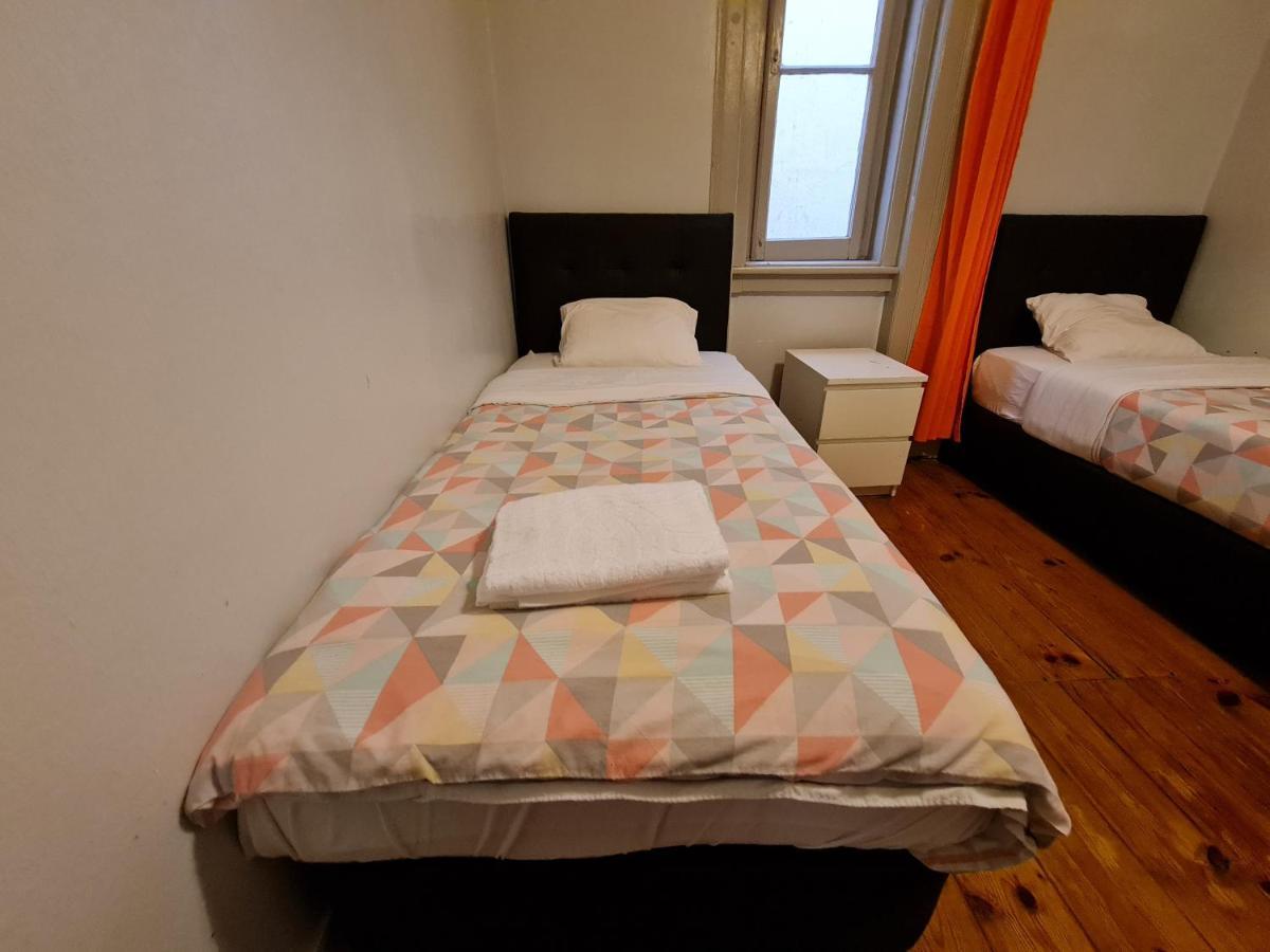ליסבון Shangri-La Hostel Anjos מראה חיצוני תמונה