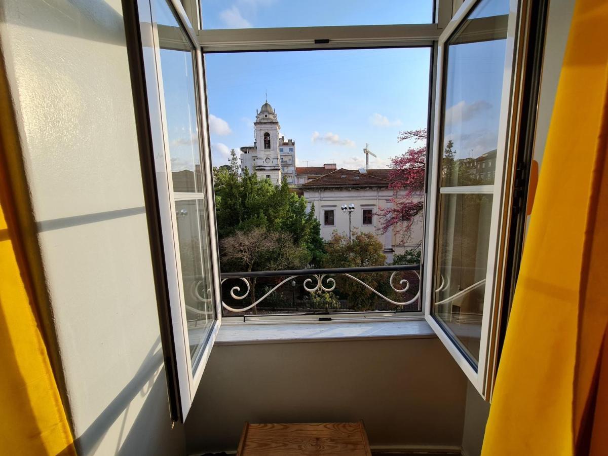 ליסבון Shangri-La Hostel Anjos מראה חיצוני תמונה
