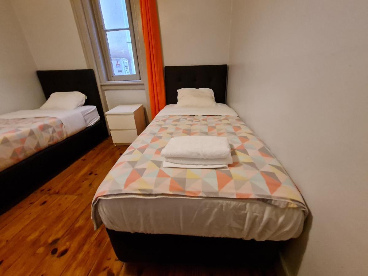 ליסבון Shangri-La Hostel Anjos מראה חיצוני תמונה