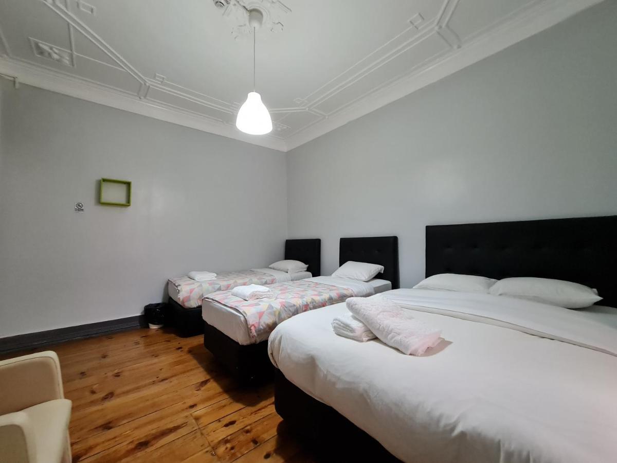 ליסבון Shangri-La Hostel Anjos מראה חיצוני תמונה