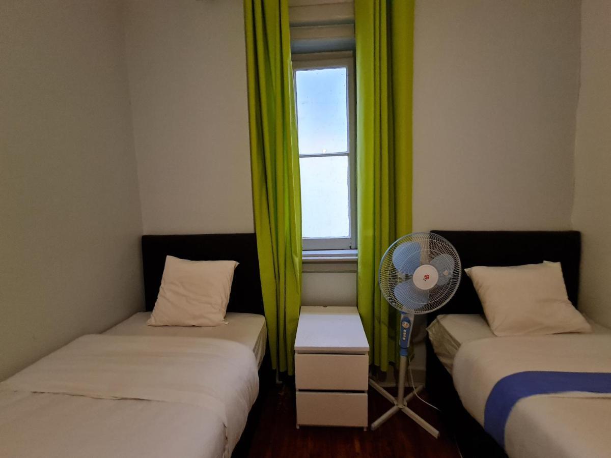 ליסבון Shangri-La Hostel Anjos מראה חיצוני תמונה