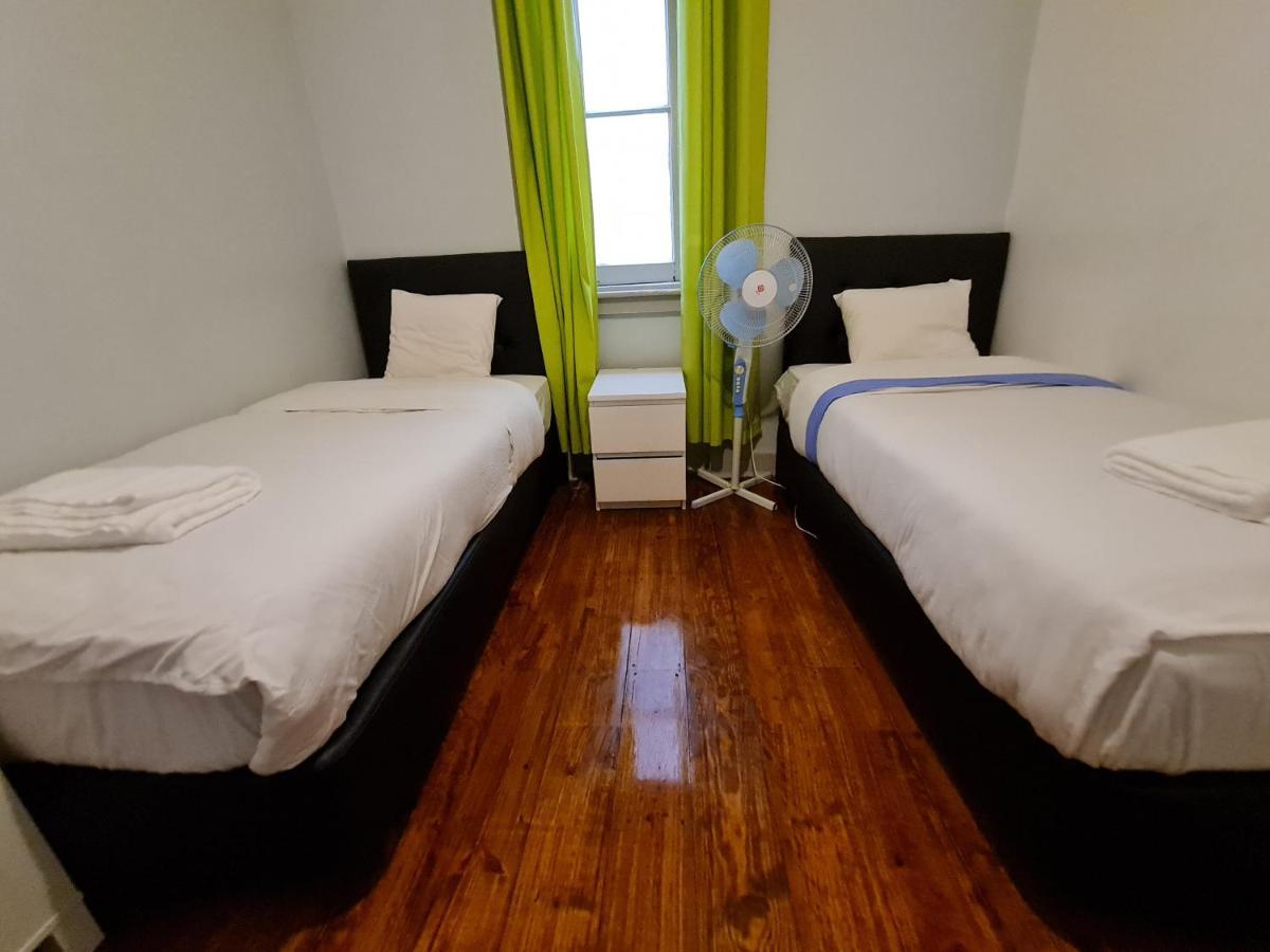 ליסבון Shangri-La Hostel Anjos מראה חיצוני תמונה