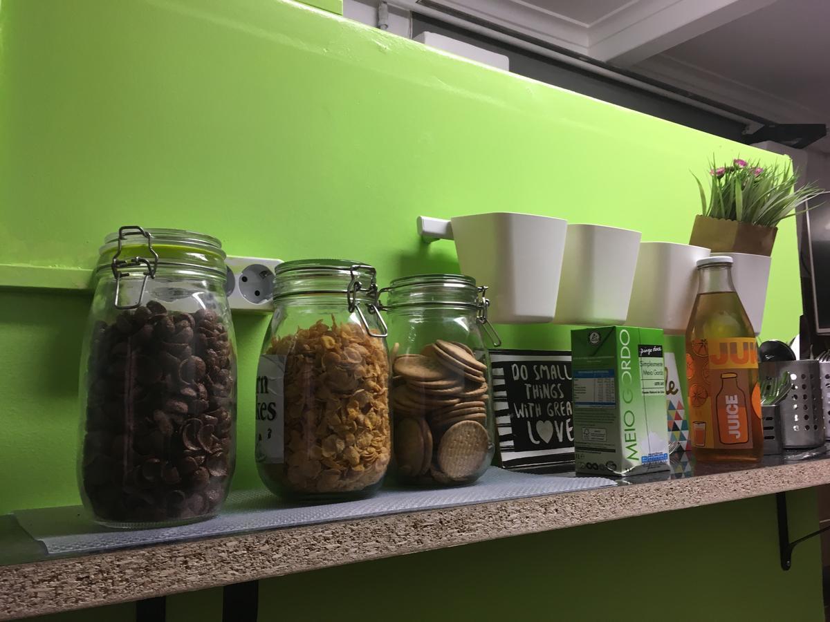 ליסבון Shangri-La Hostel Anjos מראה חיצוני תמונה